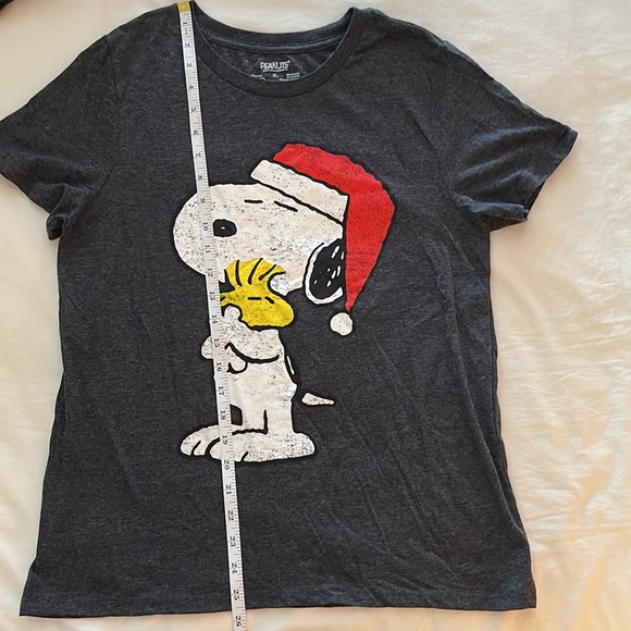 PEANUTS SNOOPY Christmas Holiday women’s tee - Picture 5 of 5